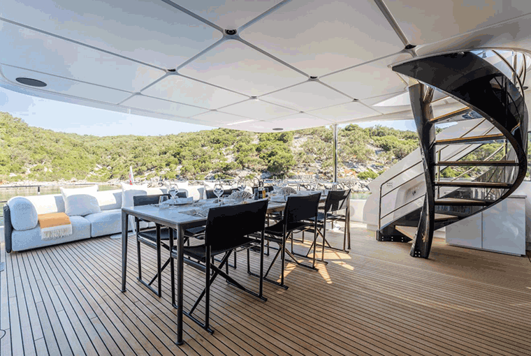 Custom Line Navetta 30